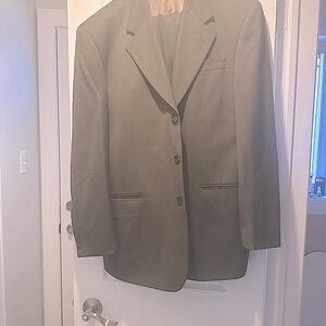 Classic khaki men’s wool suit